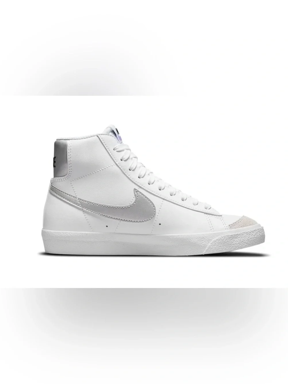 Nike (GS)‎ Nike Blazer Mid '77 'White Metallic Silver' KID'S Size 3.5Y